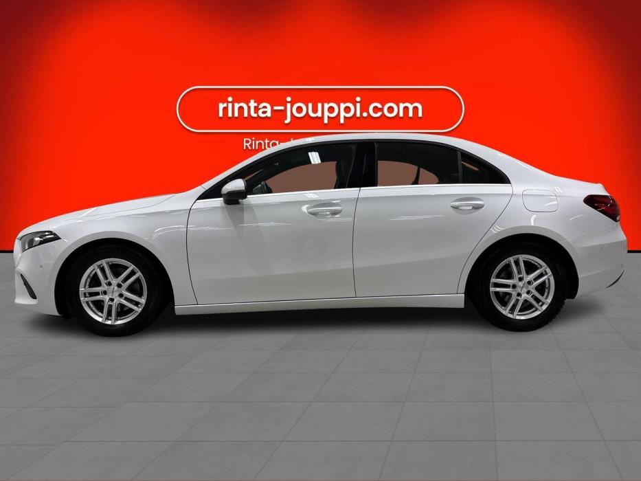 MERCEDES-BENZ A 2020