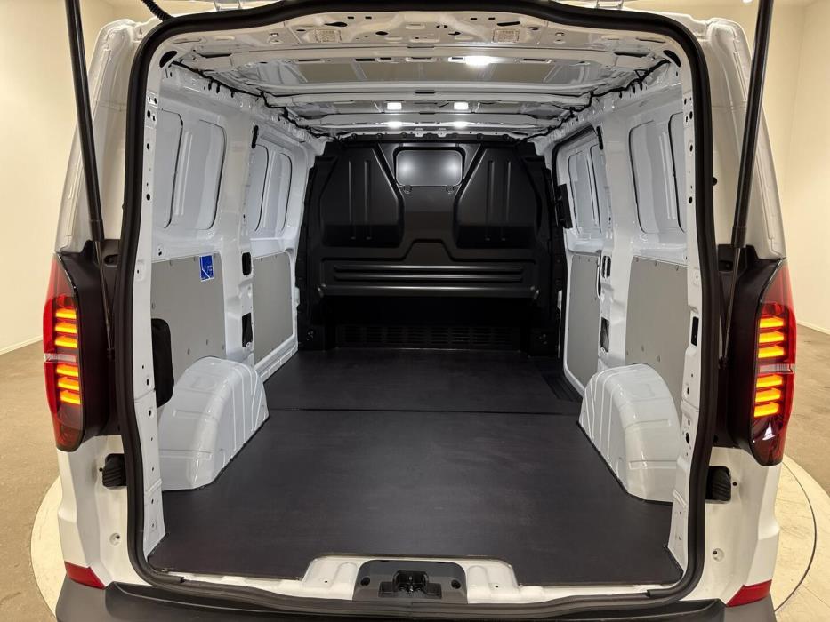 VOLKSWAGEN TRANSPORTER 2025