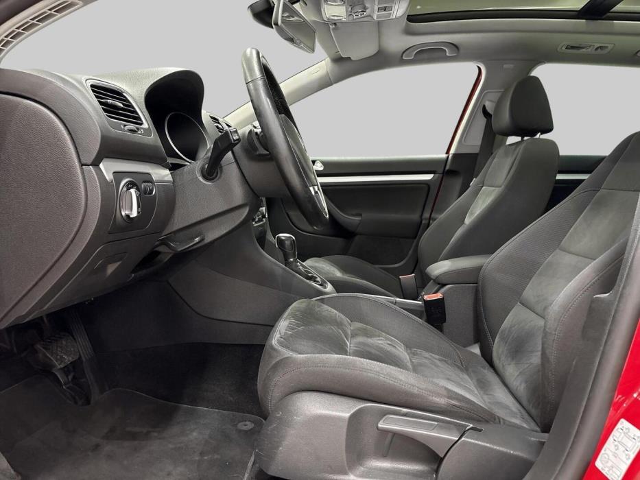 VOLKSWAGEN Golf 2012