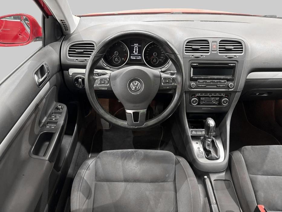 VOLKSWAGEN Golf 2012