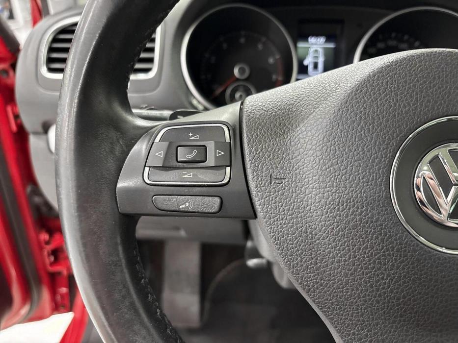 VOLKSWAGEN Golf 2012