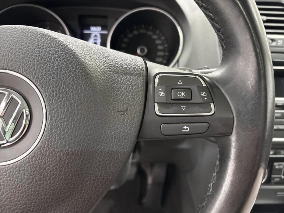 VOLKSWAGEN Golf 2012