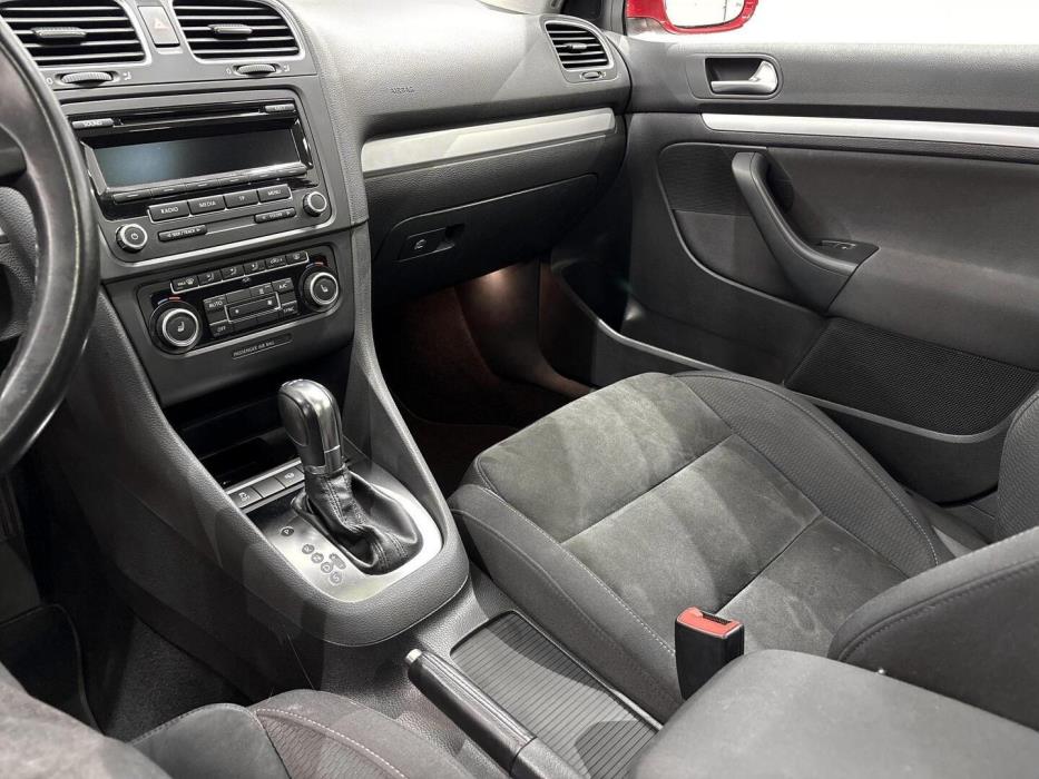 VOLKSWAGEN Golf 2012