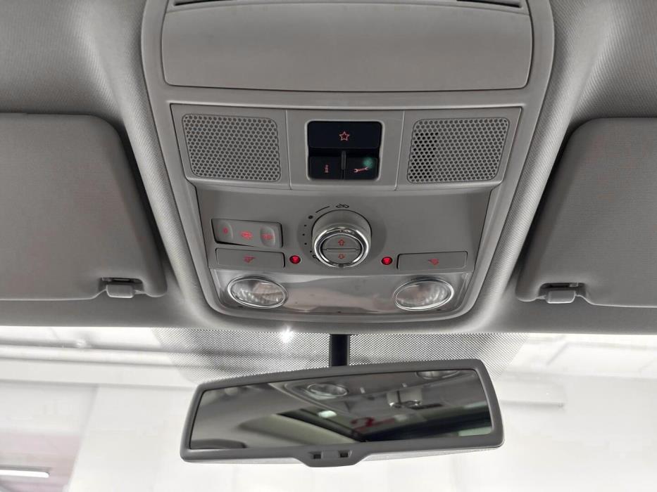 VOLKSWAGEN Golf 2012