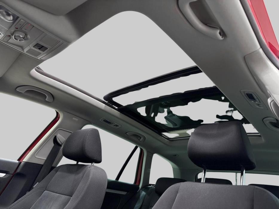 VOLKSWAGEN Golf 2012