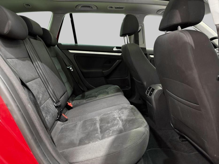 VOLKSWAGEN Golf 2012