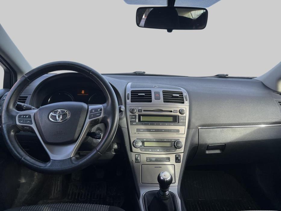 TOYOTA Avensis 2011