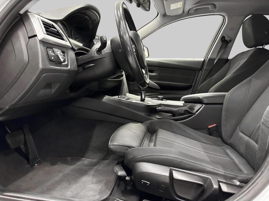 BMW 320 2016