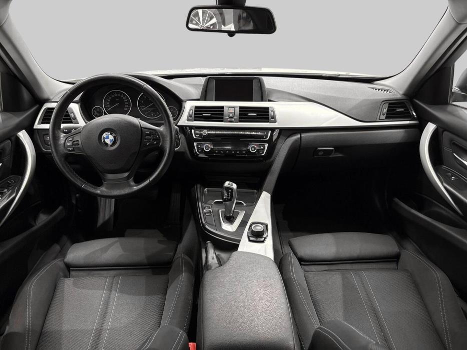 BMW 320 2016