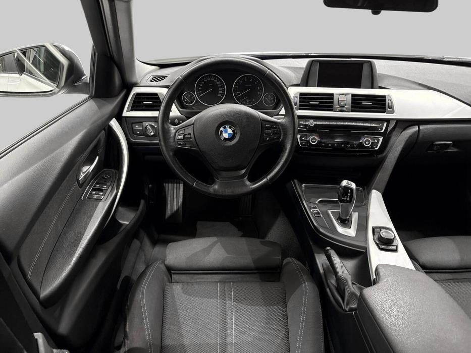 BMW 320 2016