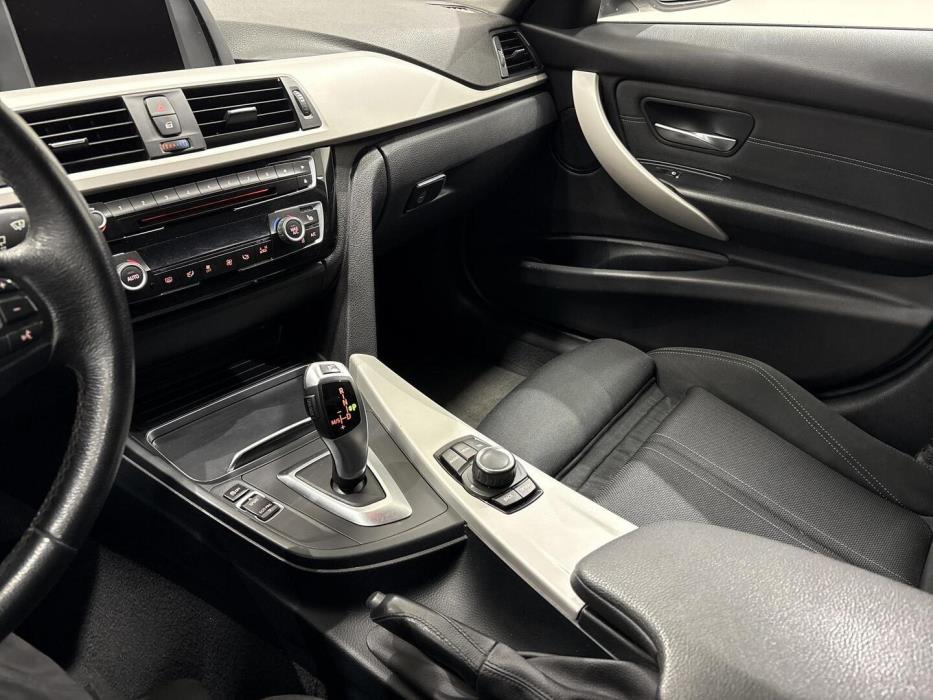 BMW 320 2016