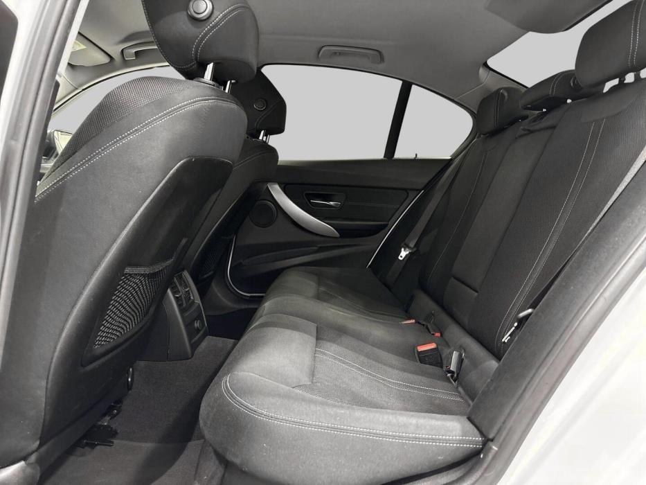 BMW 320 2016
