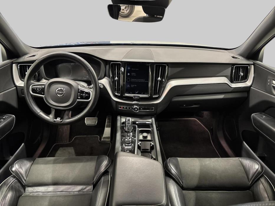 VOLVO XC60 2018