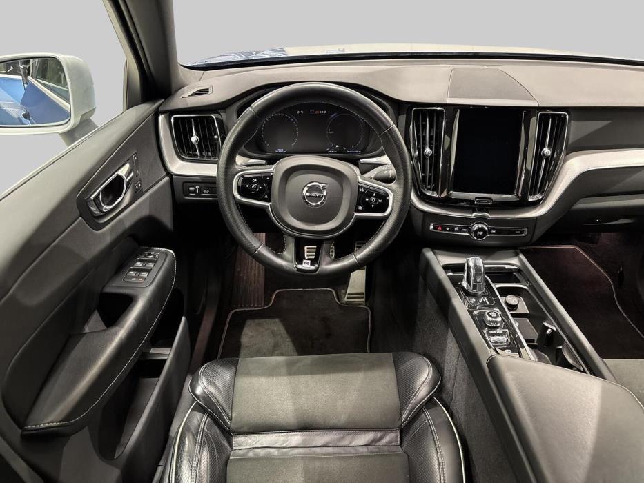 VOLVO XC60 2018