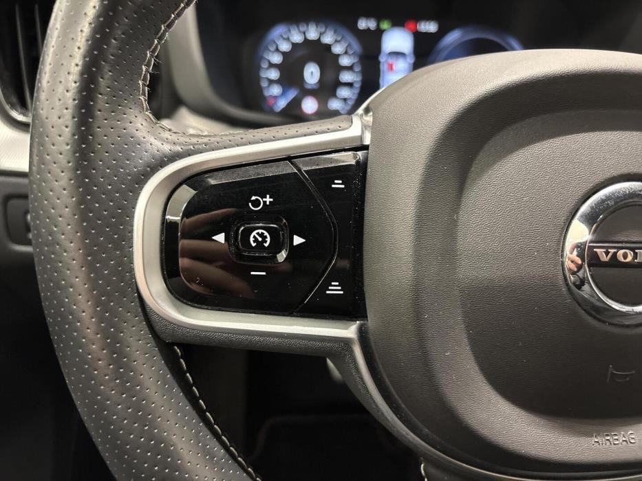VOLVO XC60 2018