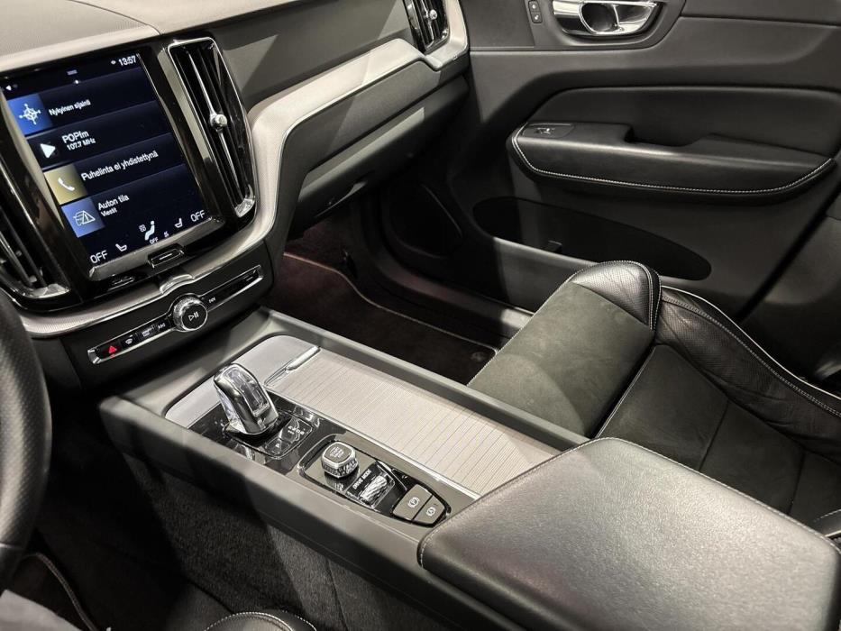 VOLVO XC60 2018