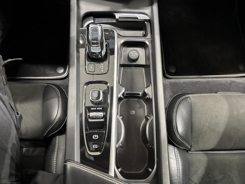VOLVO XC60 2018
