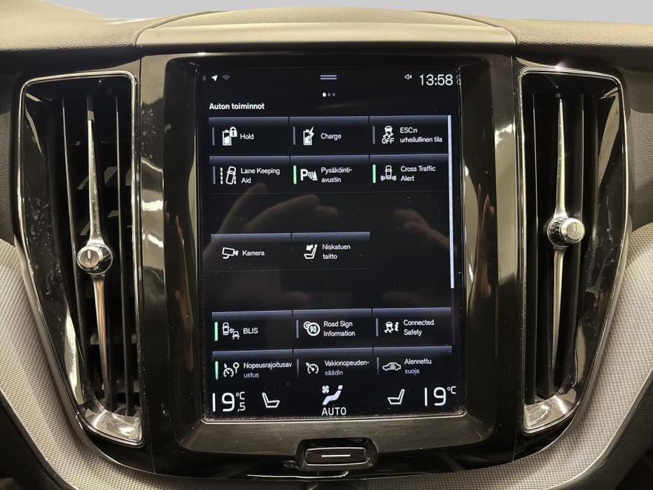 VOLVO XC60 2018