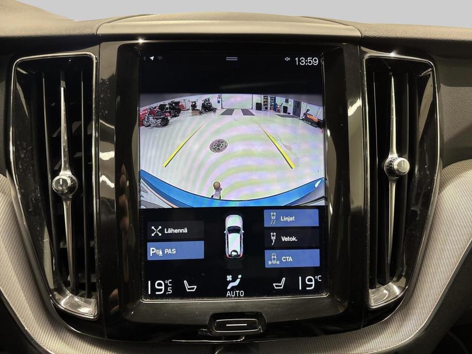 VOLVO XC60 2018
