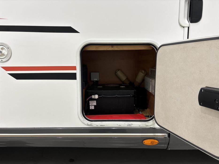 EURA MOBIL I680 SBL 2004