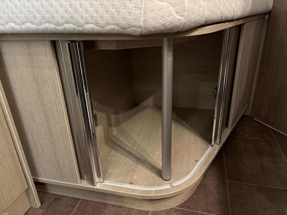 BÜRSTNER NEXXO T660 MOONLIGHT 2013