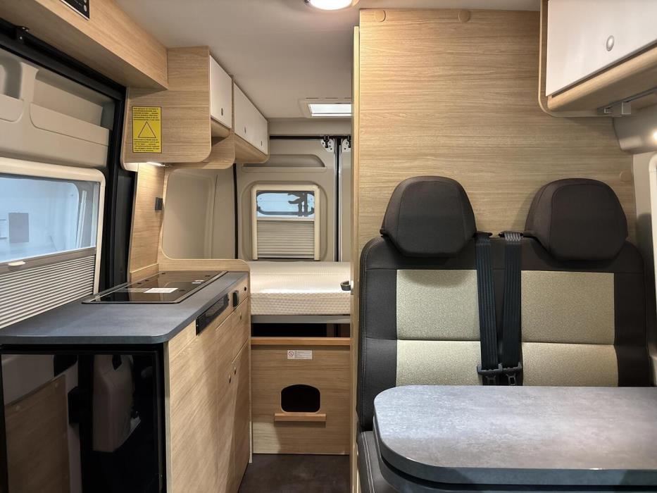 ROADCAR VAN R 540 2021