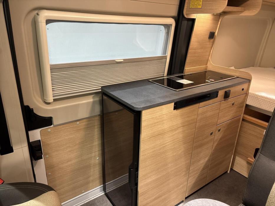 ROADCAR VAN R 540 2021