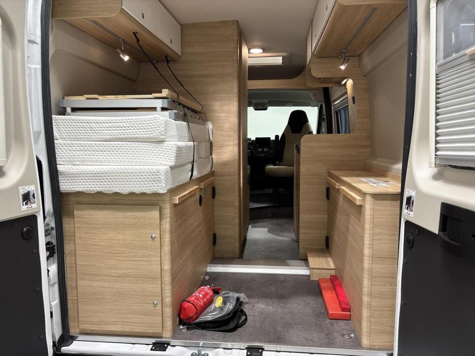 ROADCAR VAN R 540 2021