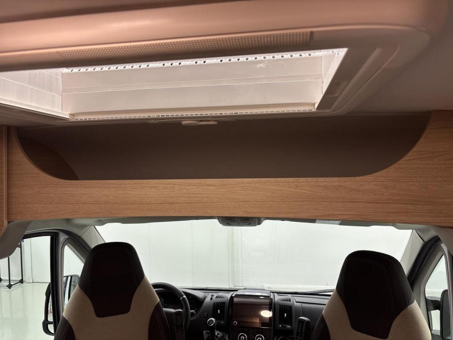 ROADCAR VAN R 540 2021