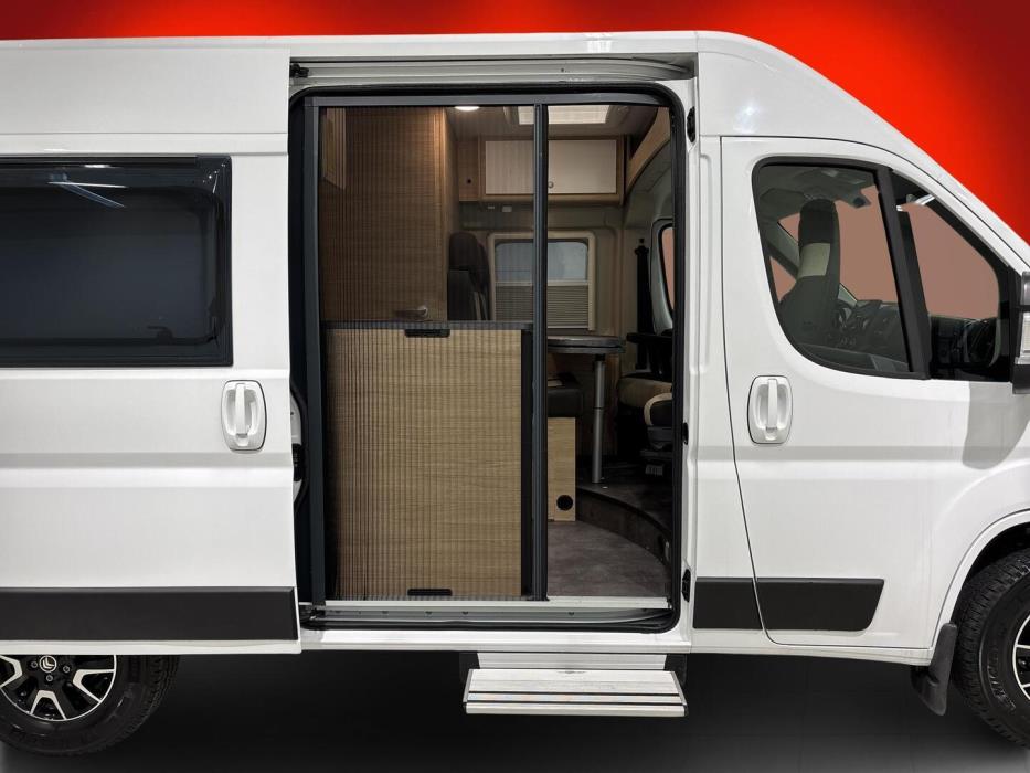 ROADCAR VAN R 540 2021