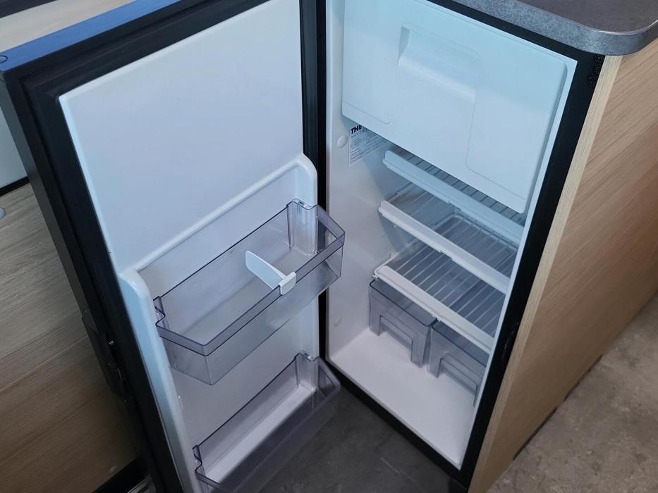 ROADCAR VAN R 600 2021