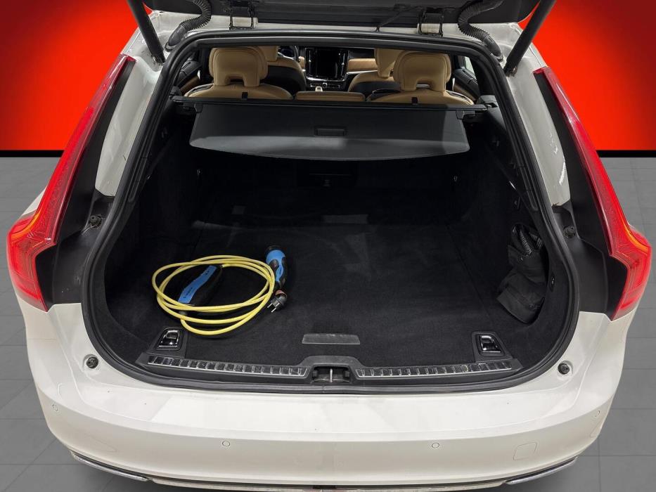 VOLVO V90 2020