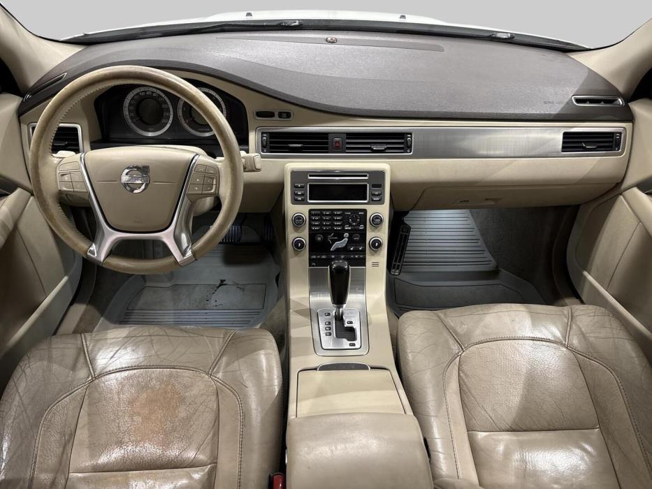 VOLVO V70 2009