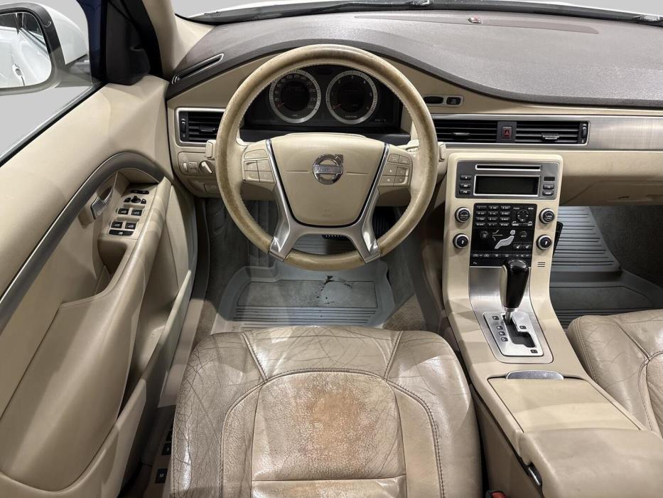 VOLVO V70 2009