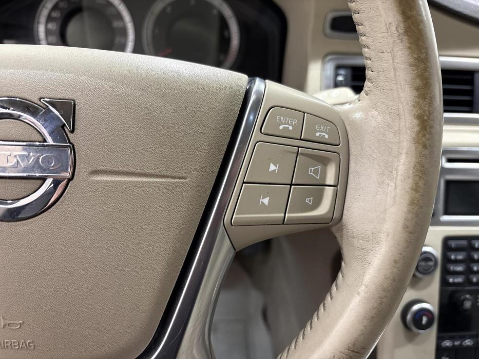 VOLVO V70 2009