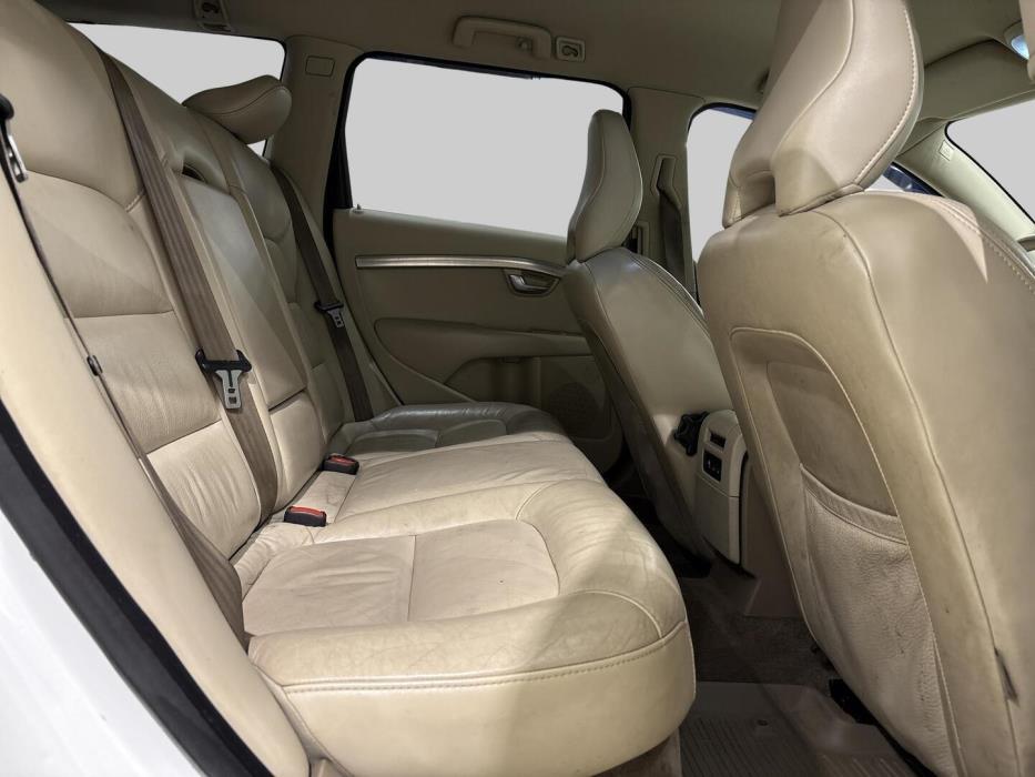 VOLVO V70 2009