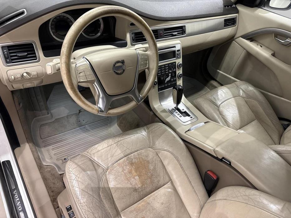 VOLVO V70 2009