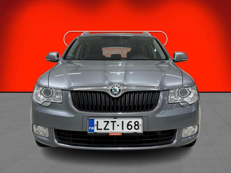 SKODA Superb 2012