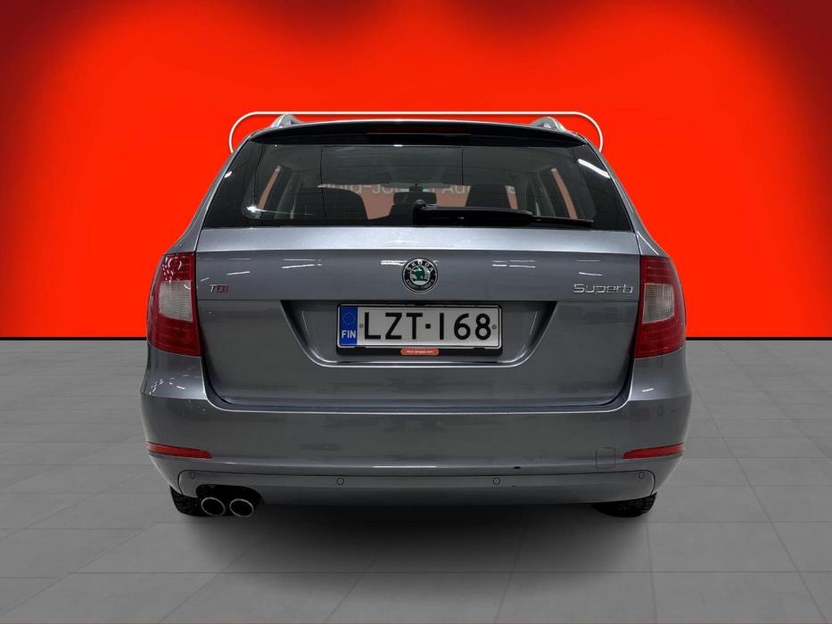SKODA Superb 2012