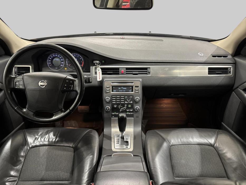 VOLVO V70 2009