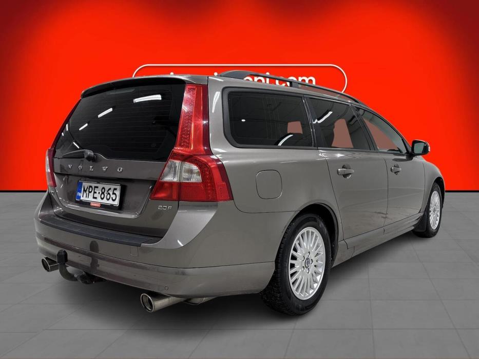 VOLVO V70 2009