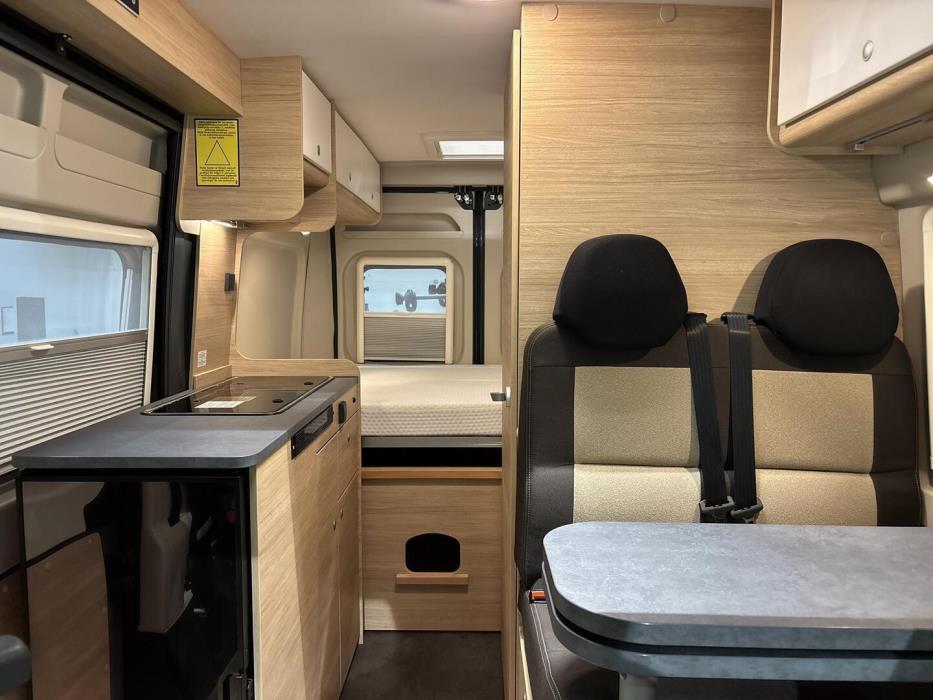 ROADCAR VAN R 540 2024