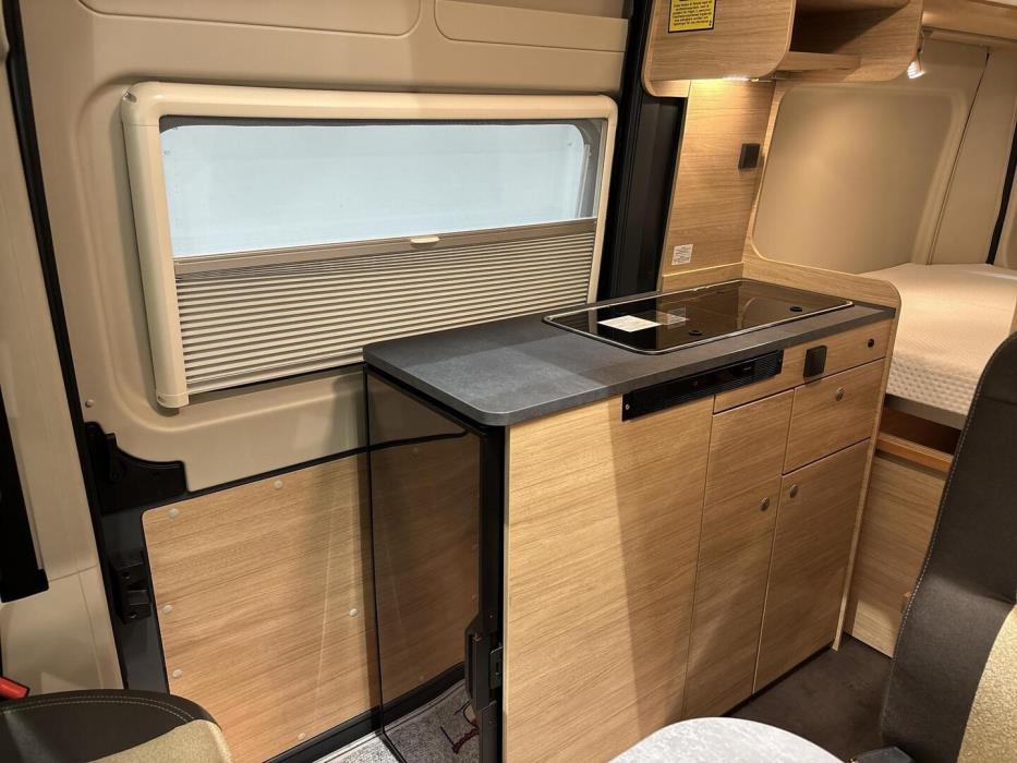 ROADCAR VAN R 540 2024