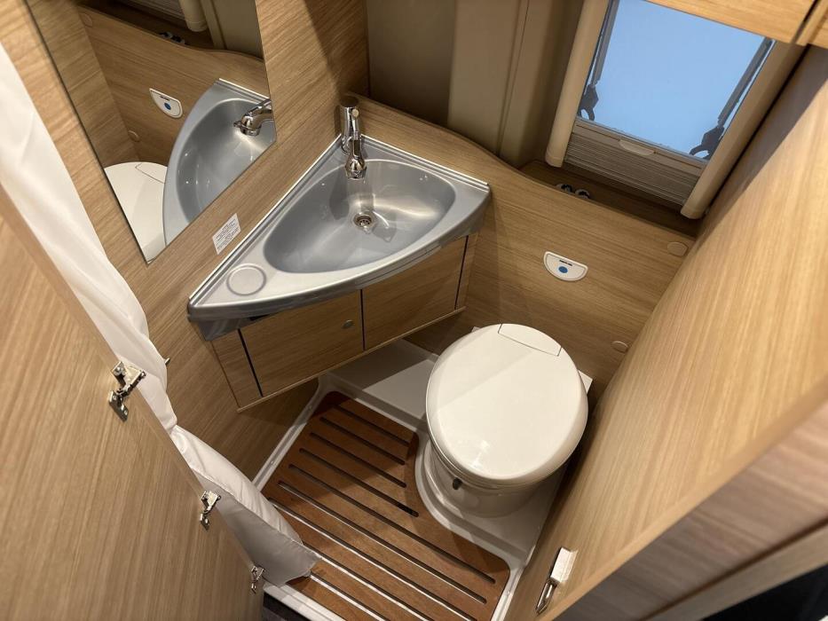 ROADCAR VAN R 540 2024