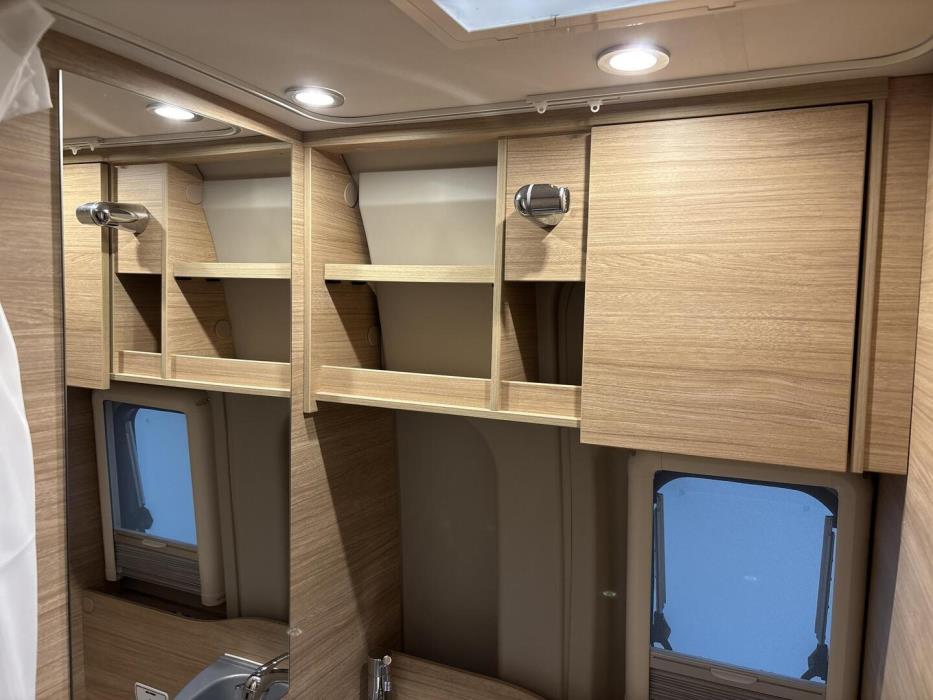 ROADCAR VAN R 540 2024