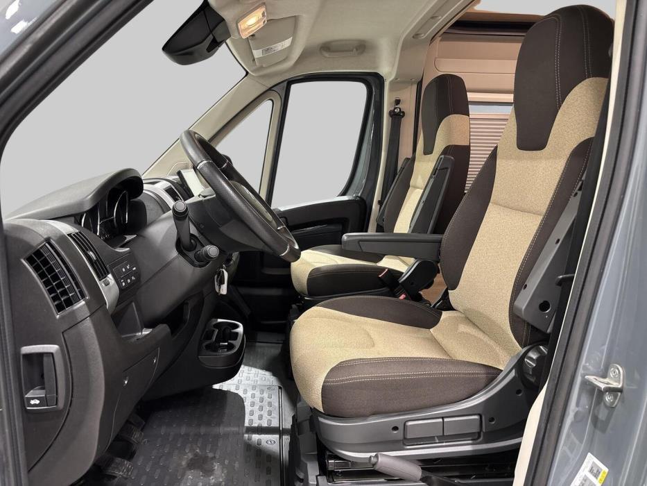 ROADCAR VAN R 540 2024