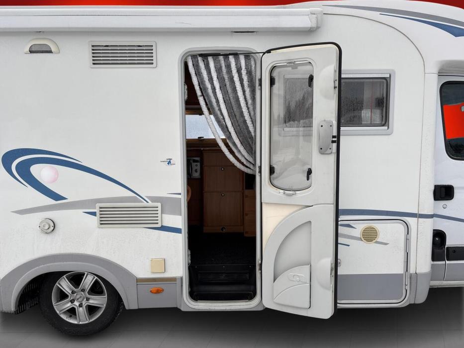 ADRIA IZOLA 687 SP 2007