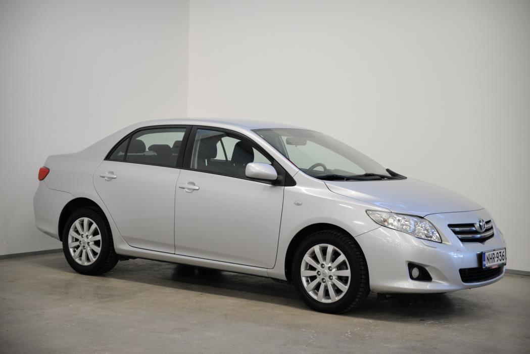 TOYOTA Corolla 2010