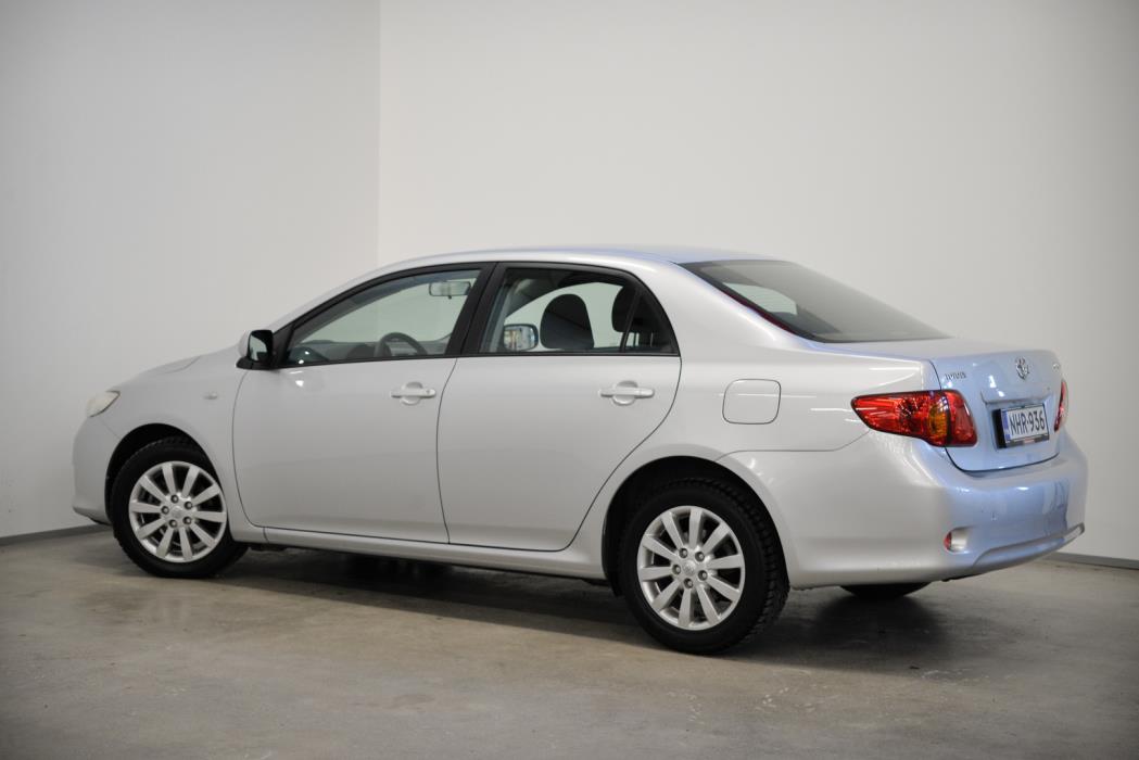 TOYOTA Corolla 2010
