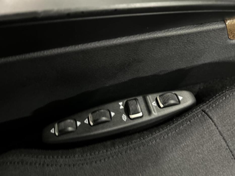 MERCEDES-BENZ E 2011